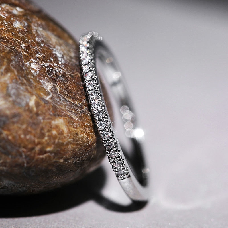 Anéis Finos para Casamento Feminino Brilhante Zircão Cúbico Alta Qualidade Versátil