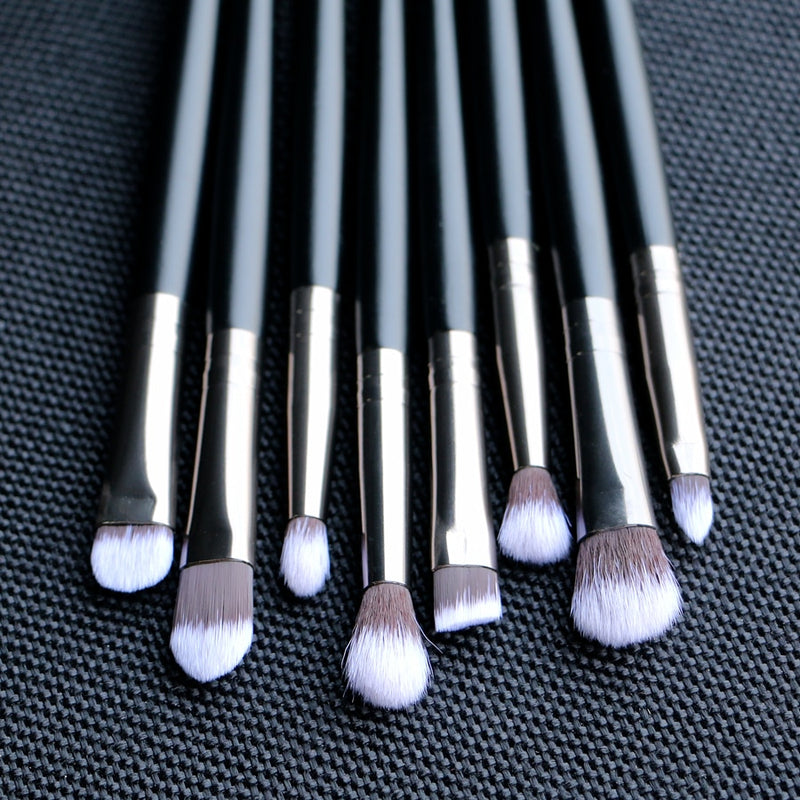 Conjunto de pincéis de maquiagem preto
