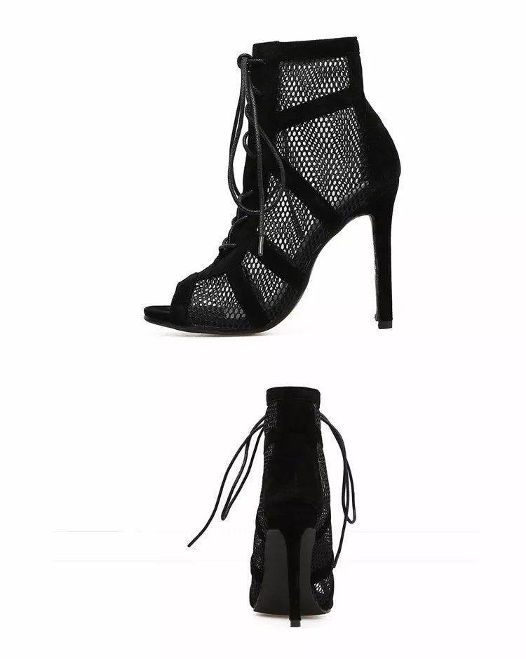 Sapato  com Alça Cruzada com Cadarço Peep Toe